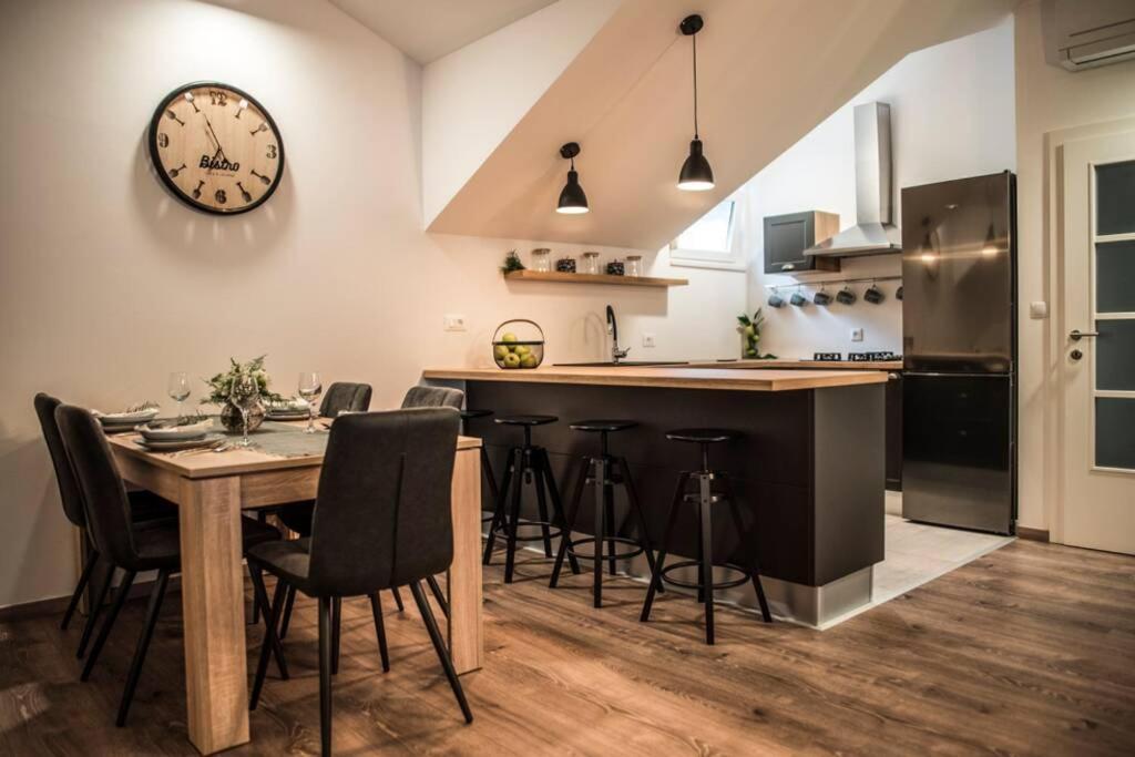 Appartamento Soul House Omiš Esterno foto