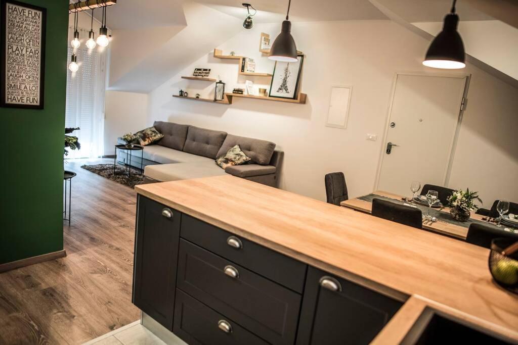 Appartamento Soul House Omiš Esterno foto