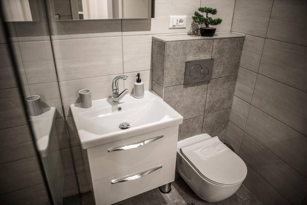 Appartamento Soul House Omiš Esterno foto